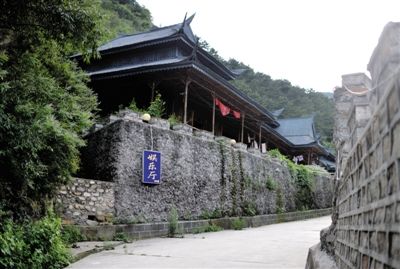 一處仿古“娛樂廳”位于山莊深處。