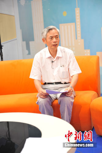 中國(guó)房地產(chǎn)業(yè)協(xié)會(huì)名譽(yù)副會(huì)長(zhǎng)朱中一參加中新網(wǎng)房產(chǎn)頻道視頻訪談。