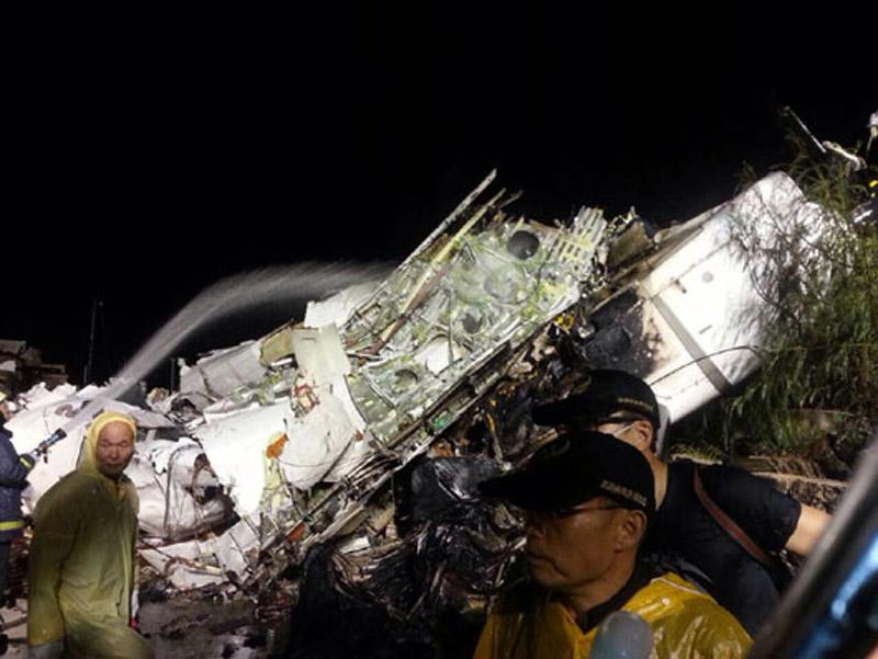 　圖為客機失事事故現(xiàn)場。圖片來源：臺灣聯(lián)合新聞網(wǎng)