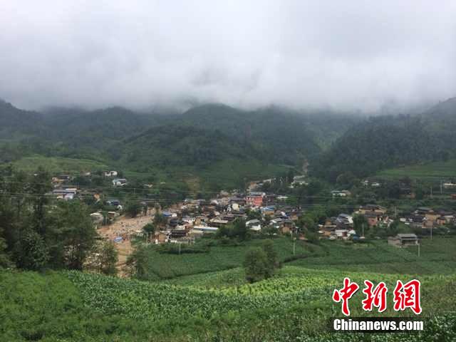 7月28日,云南省保山市隆陽(yáng)區(qū)瓦房鄉(xiāng)喜坪村上坪小組發(fā)生山洪災(zāi)害,造成3戶人家9人被沖走。