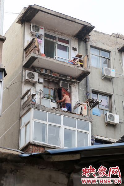 據(jù)了解，該棟房屋建造于1986年，距今已經(jīng)30年。