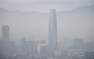 21日，智利首都圣地亞哥被霧霾籠罩。