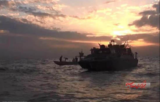 圖為被伊朗俘獲美軍艦艇。