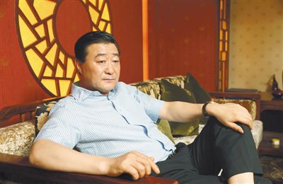5月26日，張新明在北京接受新京報(bào)記者專訪時(shí)表示，在與華潤(rùn)的合資公司中，他被“邊緣化”了，公司出現(xiàn)了