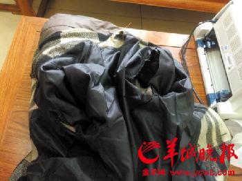 年邁體弱，一些老人家中衣物多年未洗，又舊又破