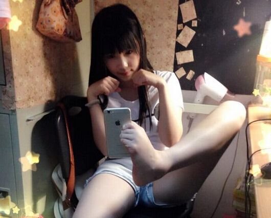 妹子們每周花至少五小時(shí)自拍，到底是為啥？