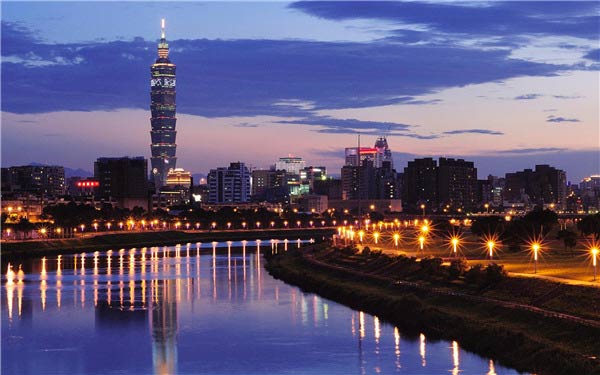不要溫和地走進(jìn)那個良夜 因?yàn)橐固溃? width=
