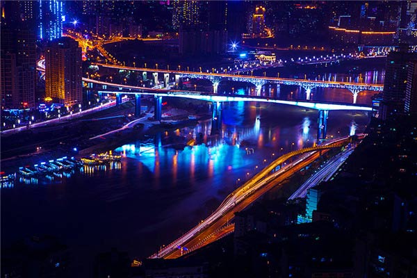 不要溫和地走進(jìn)那個良夜 因?yàn)橐固溃? width=