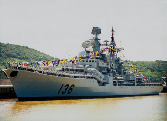 資料圖：東海艦隊(duì)的杭州號驅(qū)逐艦。