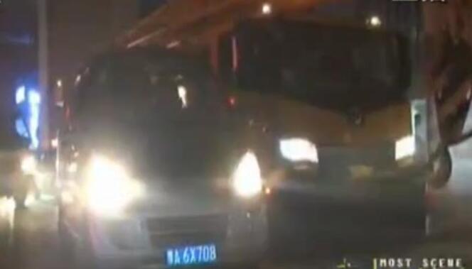 撞了車還打人 這是誰在胡鬧？