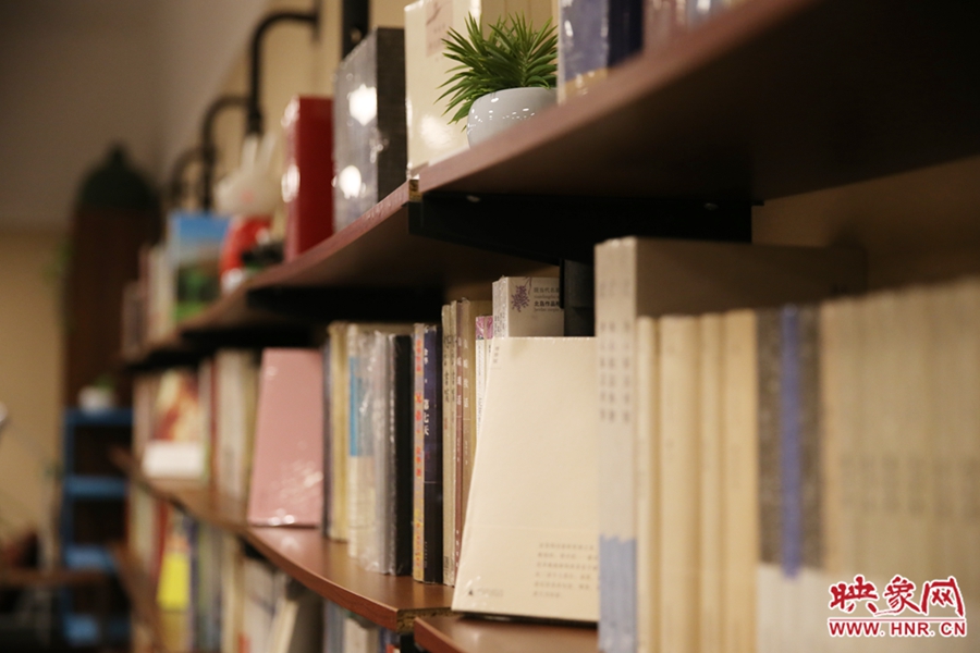 書(shū)店內(nèi)的裝飾。