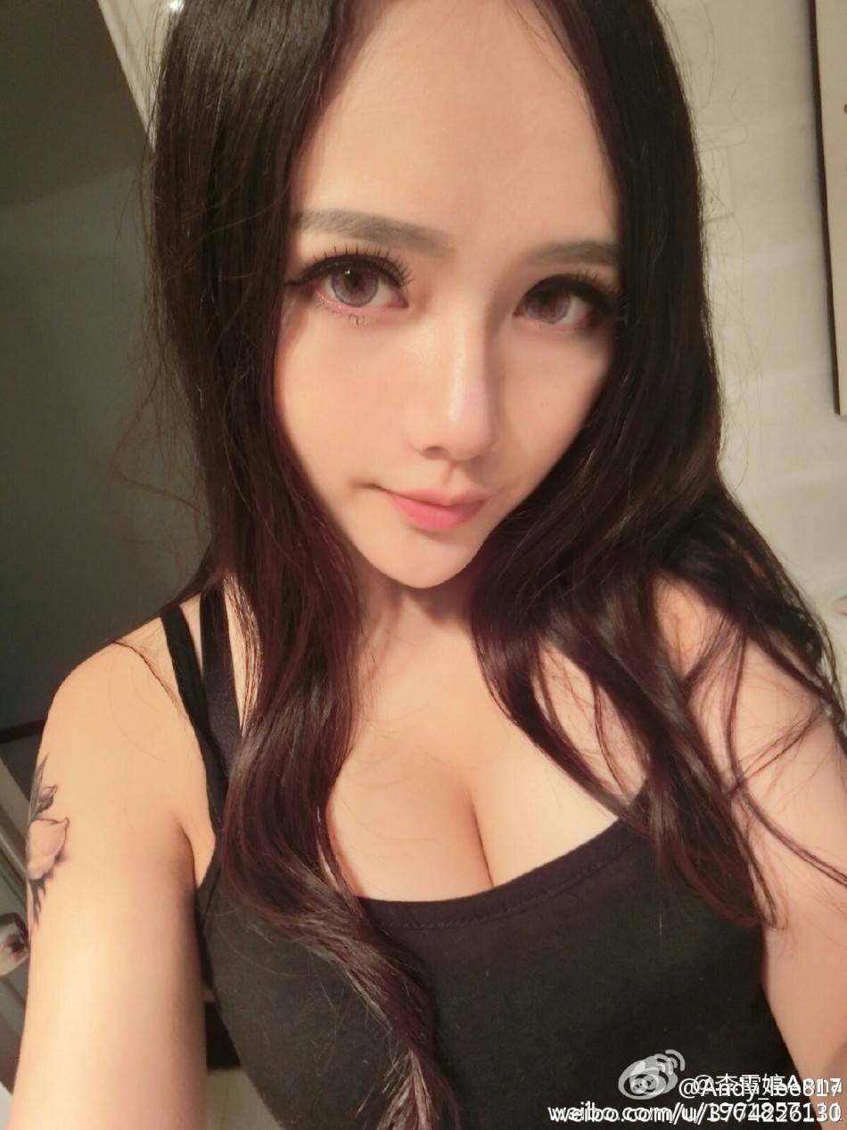 湖大21歲?；ㄇ巴购舐N無懼走光